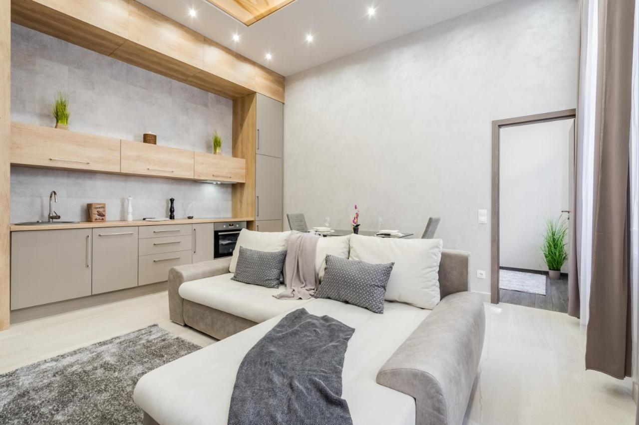 Chic Comfort Suite For 6 By Oktogon บูดาเปสต์ ภายนอก รูปภาพ