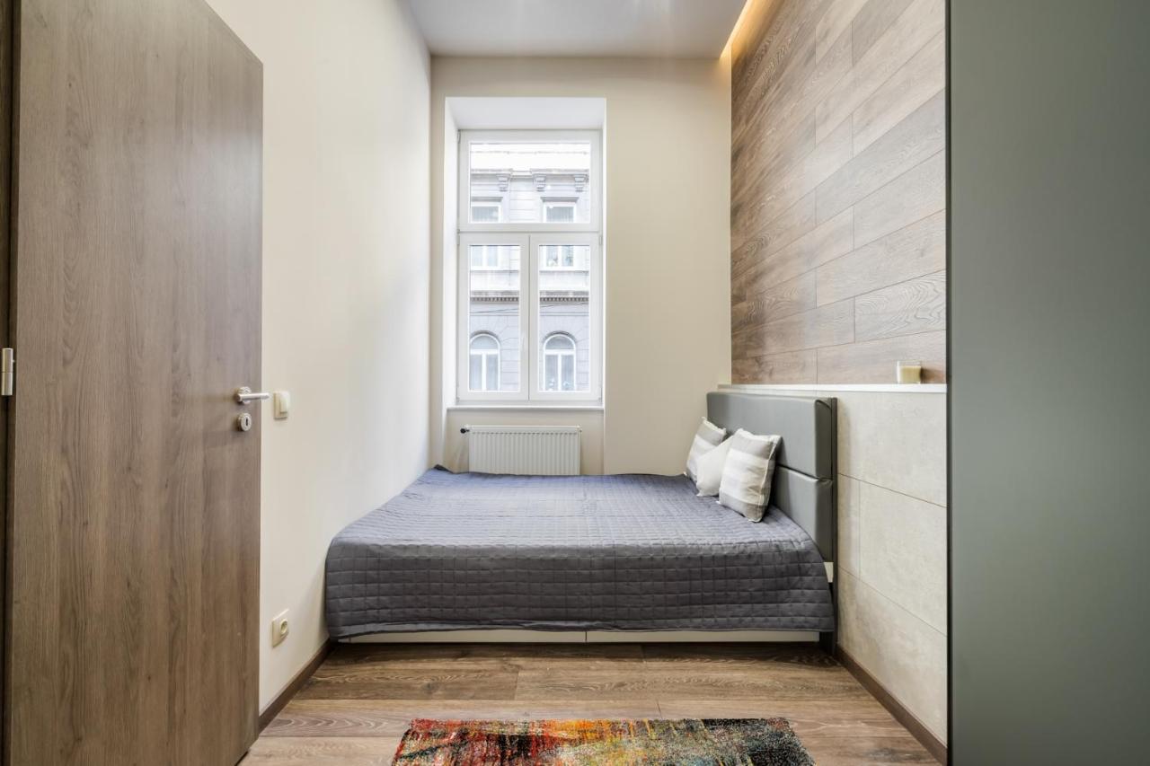 Chic Comfort Suite For 6 By Oktogon บูดาเปสต์ ภายนอก รูปภาพ